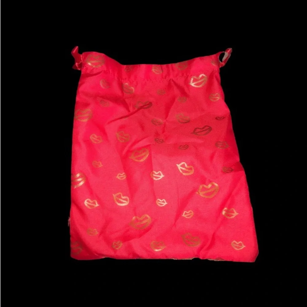 Glam Red Silky‎ Gold Kiss Ipsy Cosmetic Bag